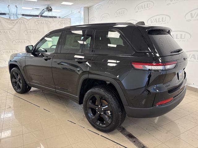 new 2025 Jeep Grand Cherokee car, priced at $46,083