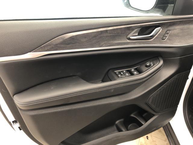 new 2025 Jeep Grand Cherokee car, priced at $46,356