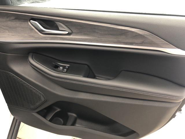 new 2025 Jeep Grand Cherokee car, priced at $46,356