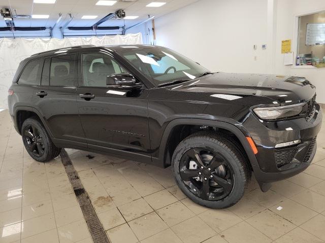 new 2025 Jeep Grand Cherokee car, priced at $54,955