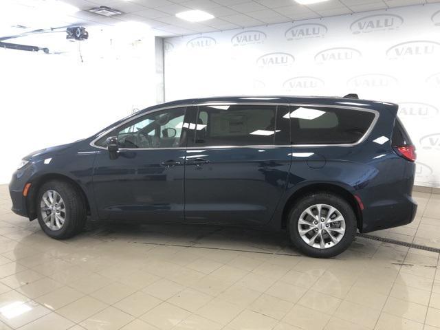 new 2025 Chrysler Pacifica car, priced at $44,895