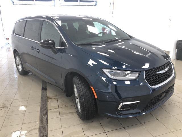 new 2025 Chrysler Pacifica car, priced at $44,895