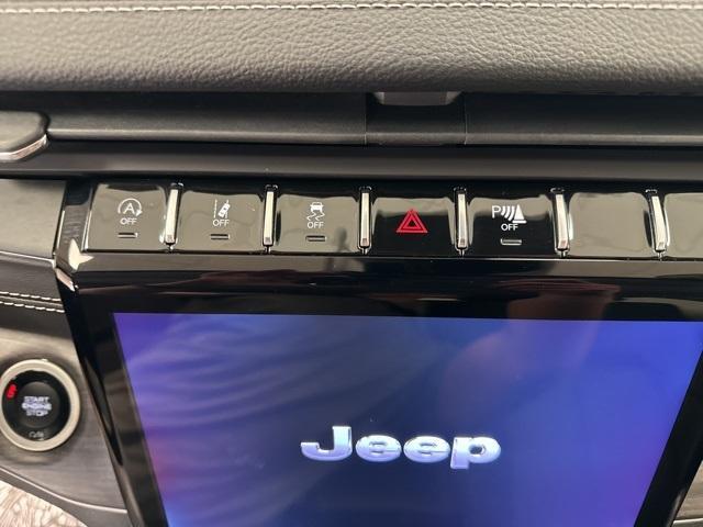 used 2022 Jeep Grand Cherokee car, priced at $33,962