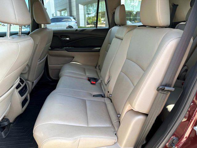 used 2022 Honda Pilot car, priced at $25,555