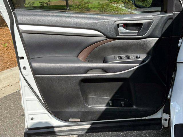used 2018 Toyota Highlander car, priced at $25,273
