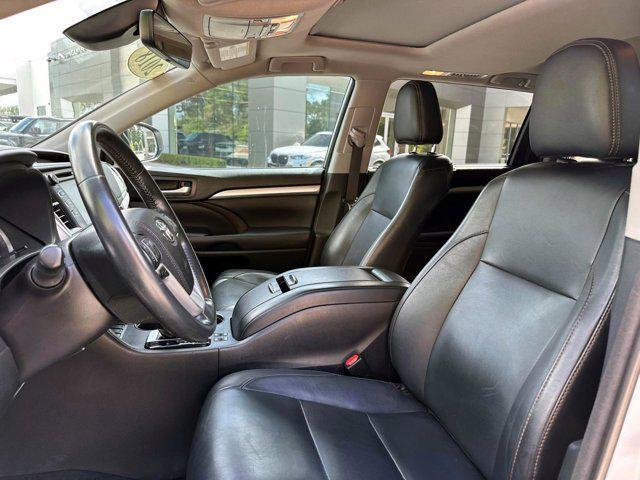 used 2018 Toyota Highlander car, priced at $25,273