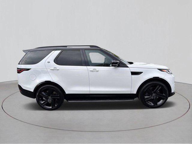 new 2025 Land Rover Discovery car, priced at $80,525