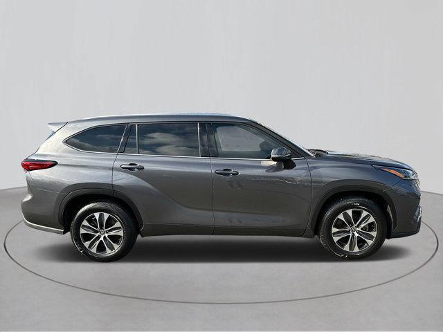 used 2021 Toyota Highlander car, priced at $26,677