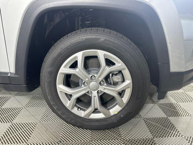 new 2025 Jeep Compass car, priced at $30,760