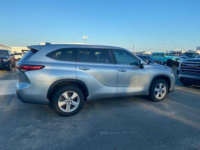 used 2023 Toyota Highlander car, priced at $33,686