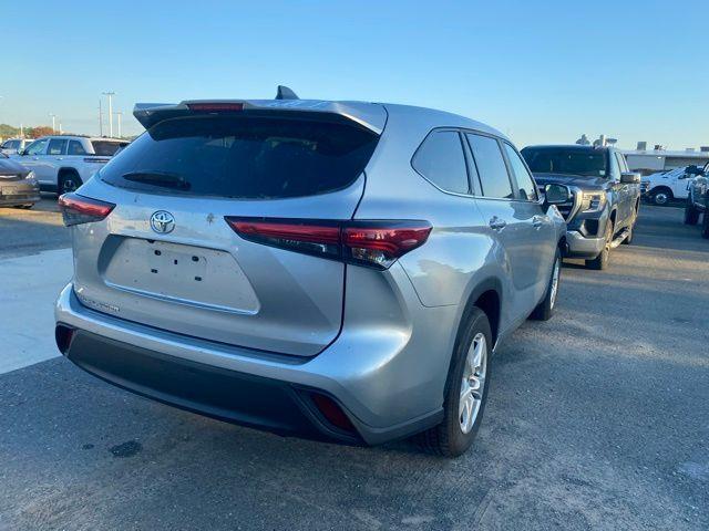 used 2023 Toyota Highlander car, priced at $33,686