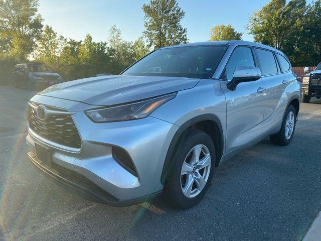 used 2023 Toyota Highlander car, priced at $33,686