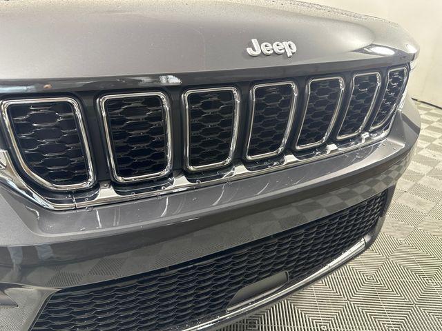 new 2024 Jeep Grand Cherokee car, priced at $39,995