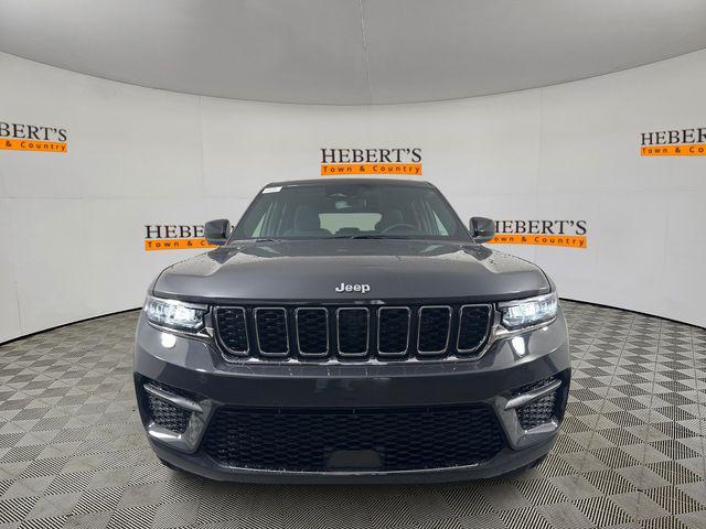 new 2024 Jeep Grand Cherokee car, priced at $39,995