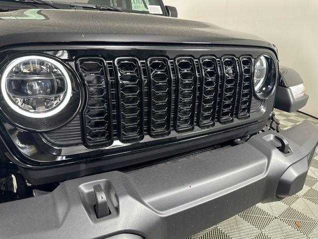 new 2024 Jeep Gladiator car, priced at $54,865