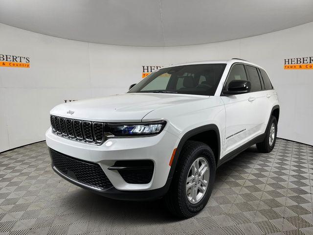 new 2024 Jeep Grand Cherokee car, priced at $36,995