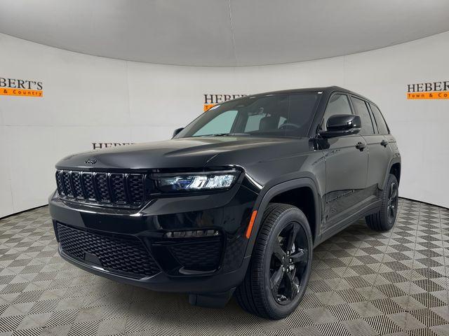 new 2025 Jeep Grand Cherokee car, priced at $42,220