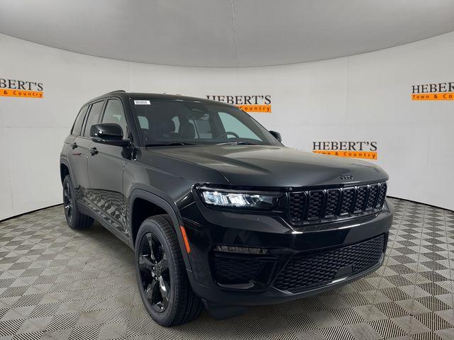 new 2025 Jeep Grand Cherokee car, priced at $42,220