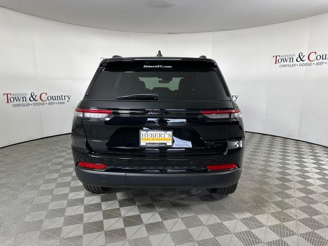 new 2025 Jeep Grand Cherokee car, priced at $42,220