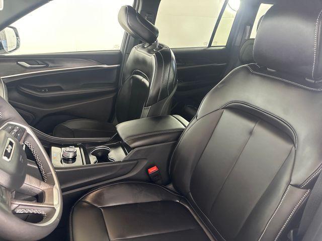 new 2025 Jeep Grand Cherokee car, priced at $42,220