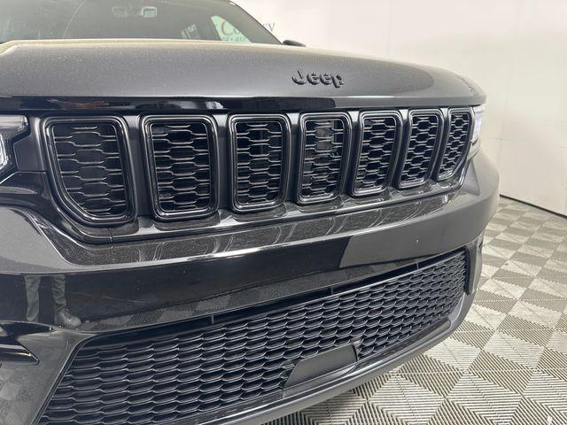 new 2025 Jeep Grand Cherokee car, priced at $42,220