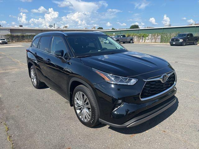 used 2023 Toyota Highlander car, priced at $46,979