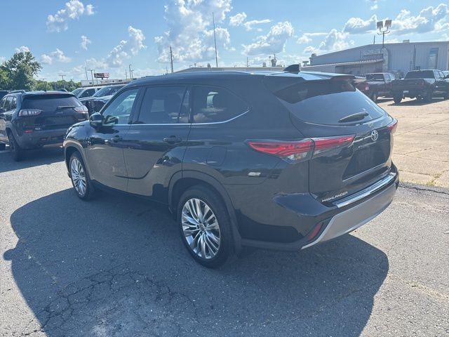 used 2023 Toyota Highlander car, priced at $46,979
