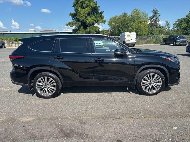 used 2023 Toyota Highlander car, priced at $46,979
