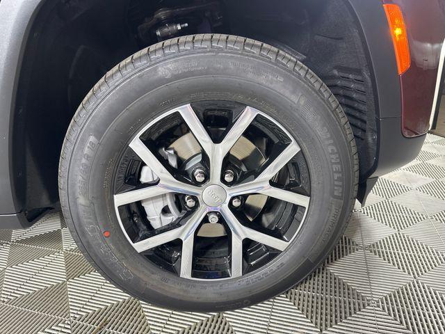 new 2025 Jeep Grand Cherokee car, priced at $41,495