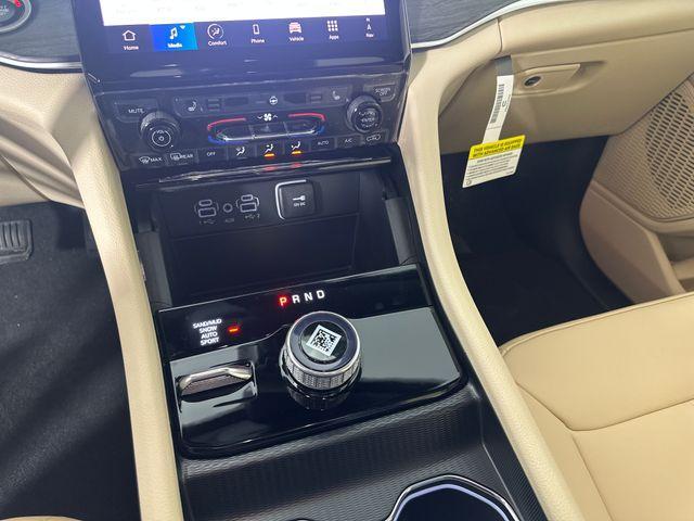 new 2025 Jeep Grand Cherokee car, priced at $41,495