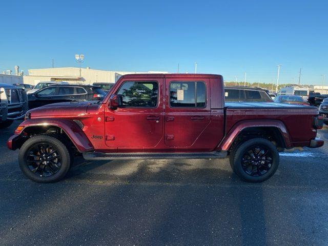 used 2021 Jeep Gladiator car, priced at $32,132