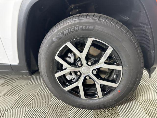 new 2025 Jeep Grand Cherokee car, priced at $42,150