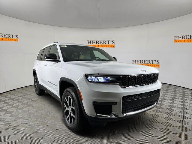 new 2025 Jeep Grand Cherokee L car, priced at $41,900