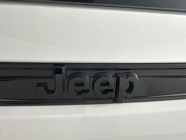 new 2024 Jeep Grand Cherokee car, priced at $44,800