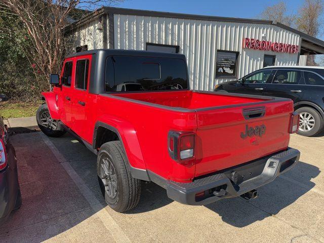 used 2024 Jeep Gladiator car, priced at $41,500