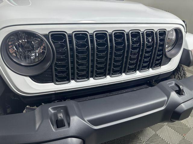 new 2025 Jeep Gladiator car, priced at $44,180
