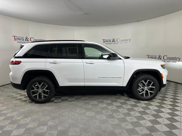 new 2025 Jeep Grand Cherokee car, priced at $41,700