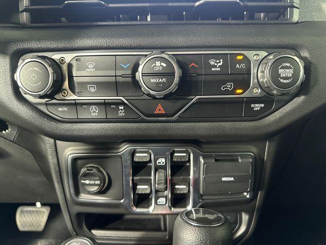 new 2025 Jeep Wrangler car, priced at $46,040