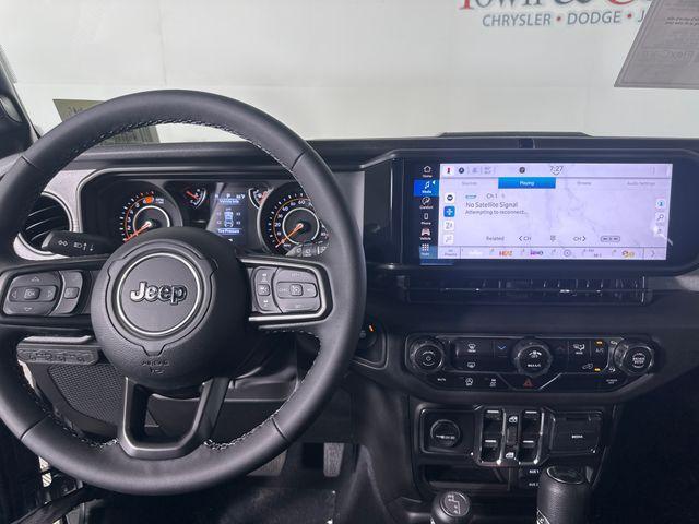 new 2025 Jeep Wrangler car, priced at $46,040