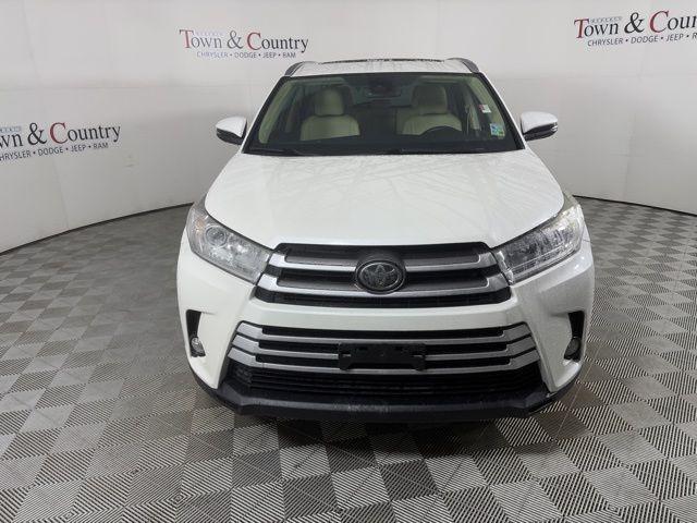 used 2019 Toyota Highlander car, priced at $26,050