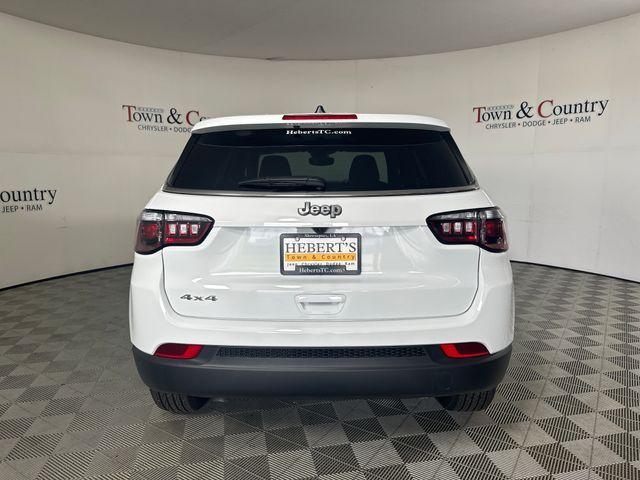 new 2025 Jeep Compass car, priced at $26,995