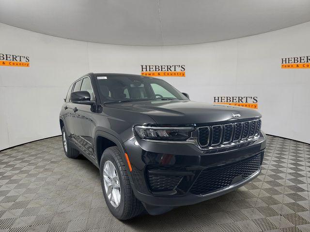 new 2025 Jeep Grand Cherokee car, priced at $39,175