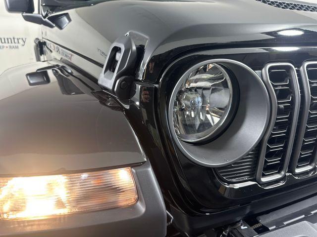 new 2025 Jeep Gladiator car, priced at $43,145