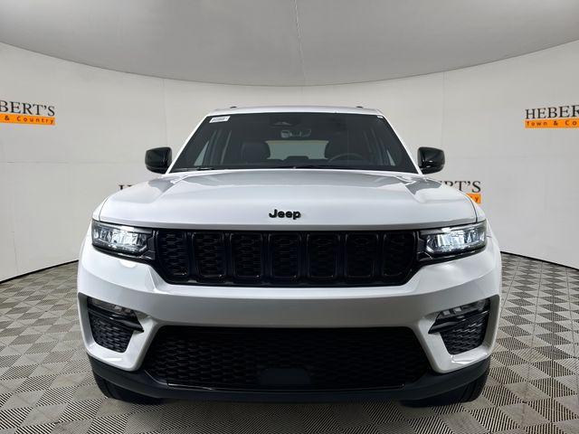 new 2025 Jeep Grand Cherokee car, priced at $47,140