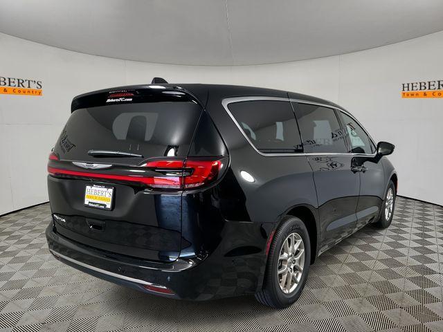 new 2025 Chrysler Pacifica car, priced at $42,425