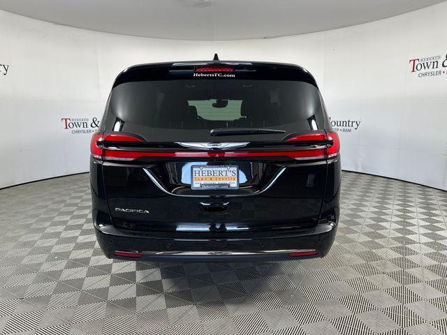 new 2025 Chrysler Pacifica car, priced at $42,425
