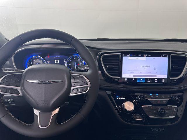 new 2025 Chrysler Pacifica car, priced at $42,425