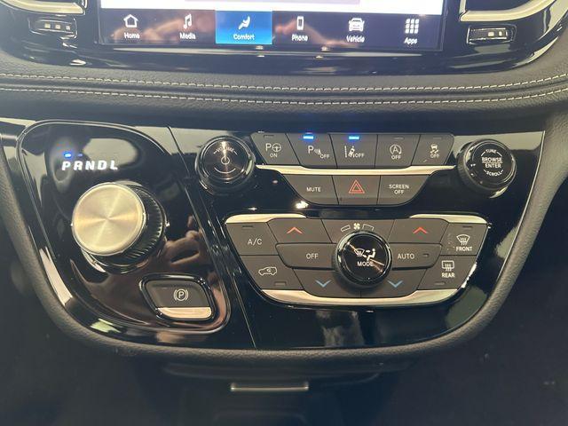 new 2025 Chrysler Pacifica car, priced at $42,425
