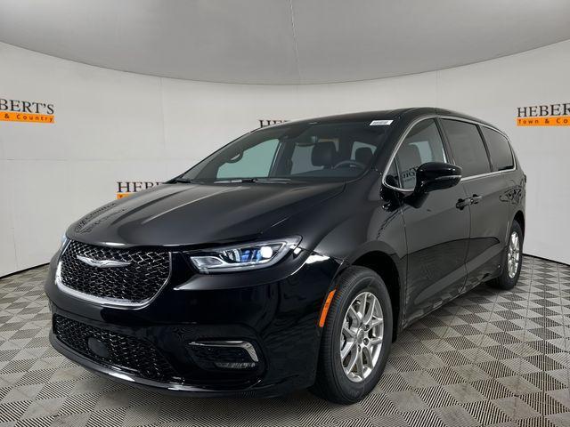 new 2025 Chrysler Pacifica car, priced at $42,425