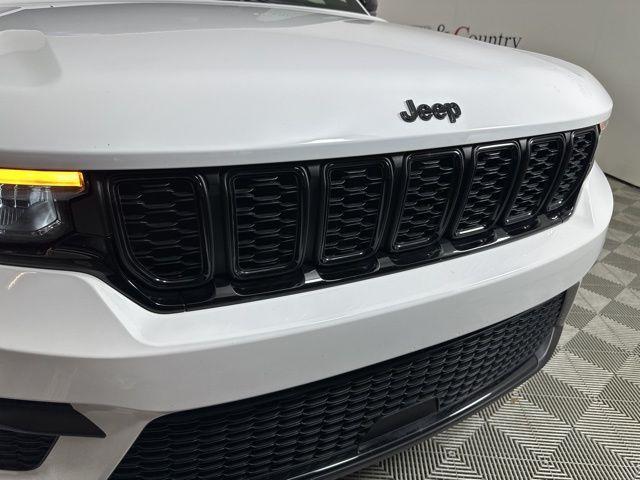 used 2022 Jeep Grand Cherokee car, priced at $32,500